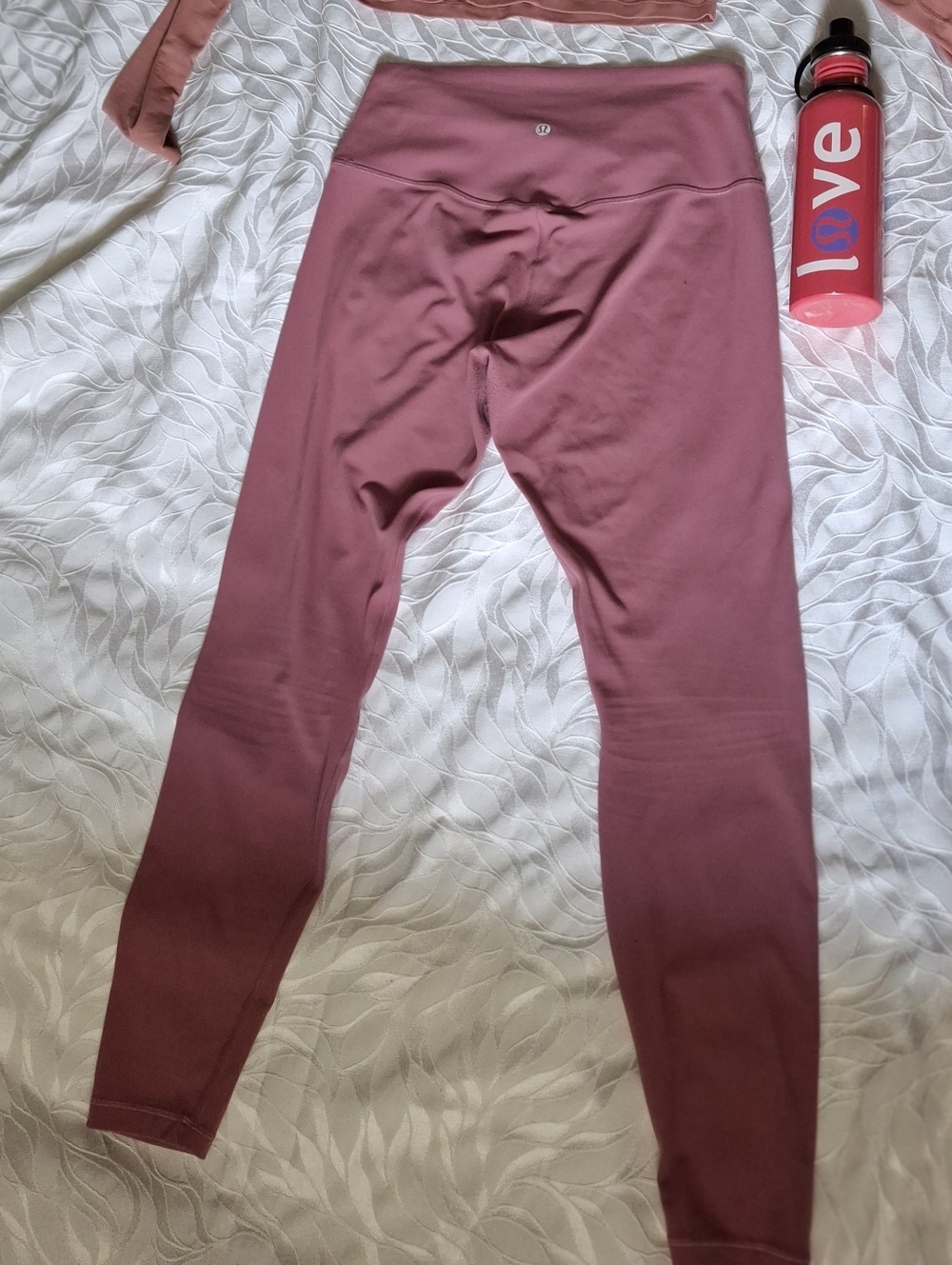 Lululemon Leggings and FREE H2O Bottle